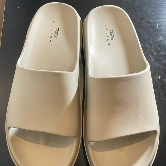Asos Design Men's Cream Rubber Slide Slip On Flat Sandals Size 10 - Picture 1 of 5